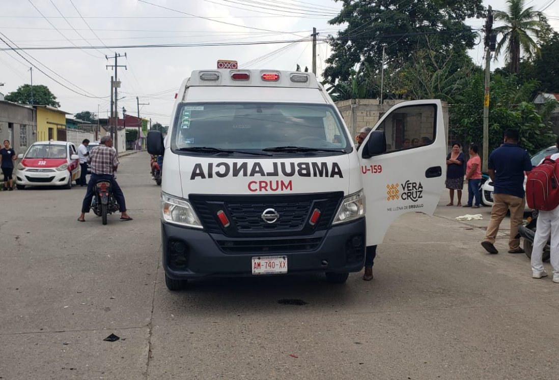 Motociclista sufre graves lesiones tras accidente en Cosamaloapan