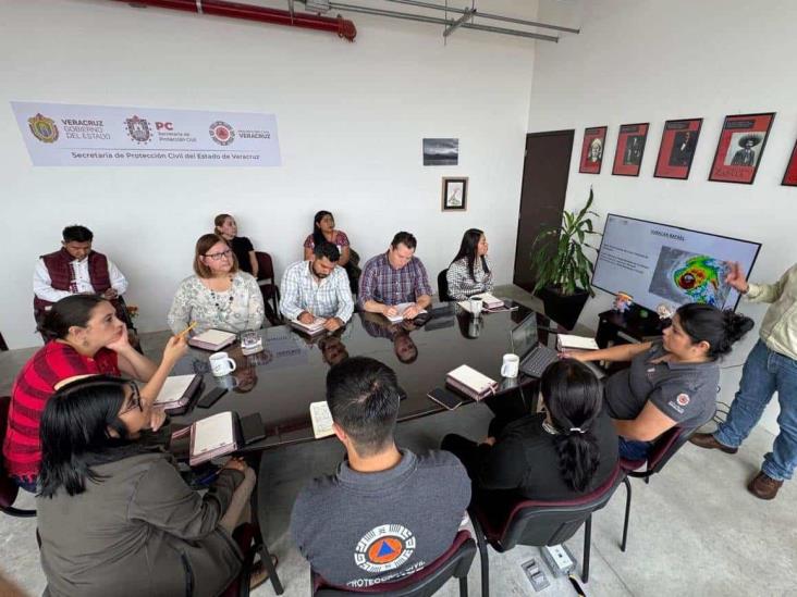 En Veracruz se monitorean pronósticos preliminares del huracán Rafael