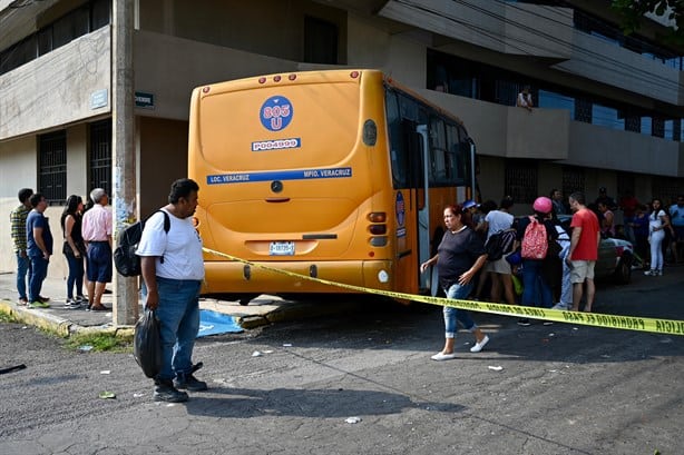 Autobús de pasajeros choca contra camioneta en el fraccionamiento Reforma | VIDEO