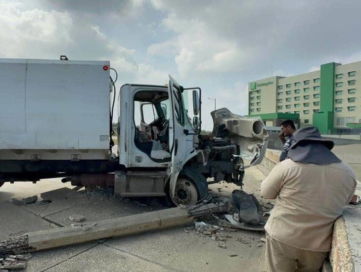 De nuevo un camión de Limpia Pública protagoniza un accidente en Coatzacoalcos ¿hubo heridos?