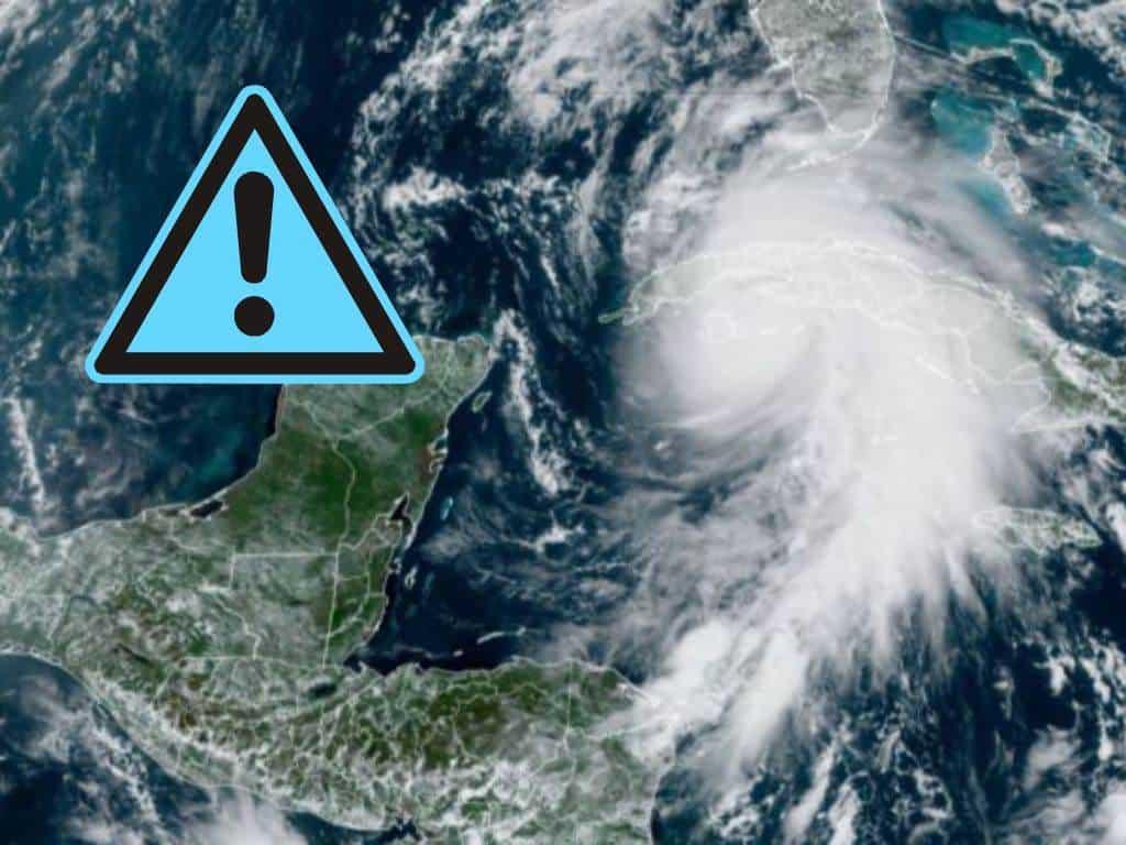 Huracán Rafael se vuelve a intensificar, avanza en el Golfo de México; Veracruz en Alerta Azul