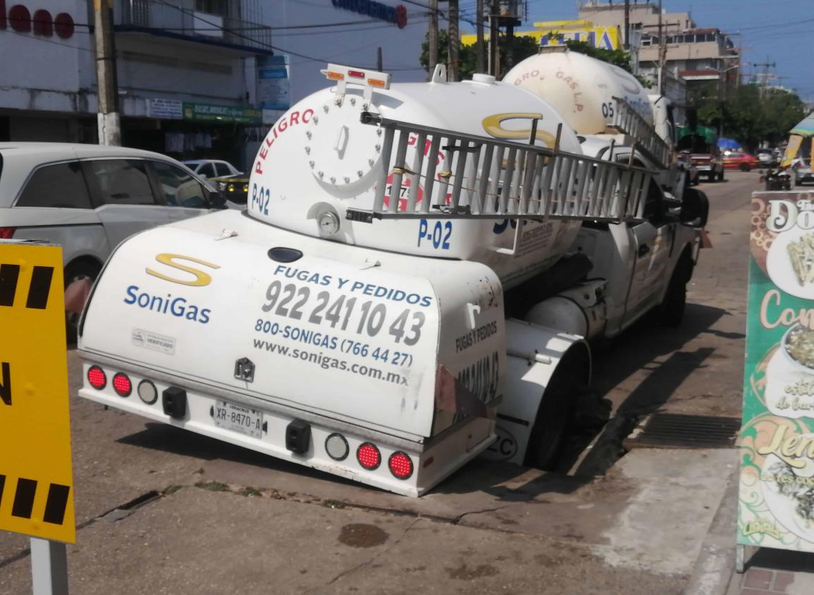 Se hunde pipa en el centro de Coatzacoalcos I VIDEO