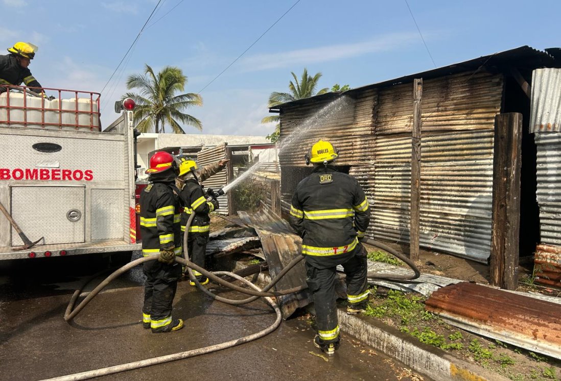 Incendio arrasa con el hogar de un albañil en Veracruz: Habría sido provocado