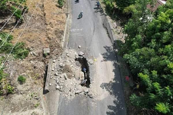 Interrumpida la circulación de carga pesada en la carretera Misantla-Martínez de la Torre por hundimiento