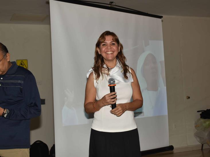 El Grupo Siervos de Jesús realiza evento pro-seguro sacerdotal