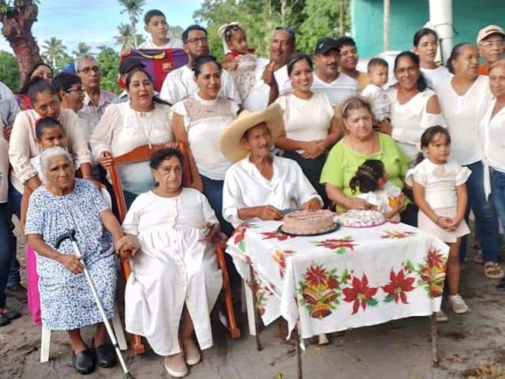 Sol y Sones de María Elena Hernández Lara, cronista de Tierra Blanca