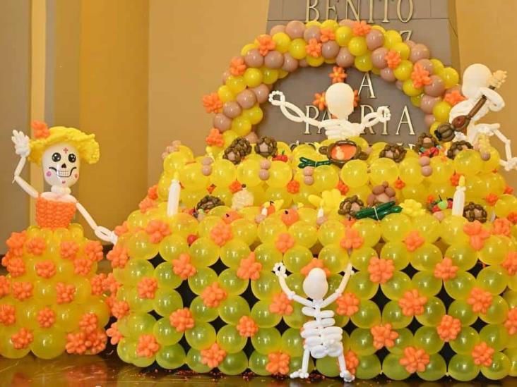 Presentan exposición ´Alebrijes´ y ´Altar de Muertos con Globos´