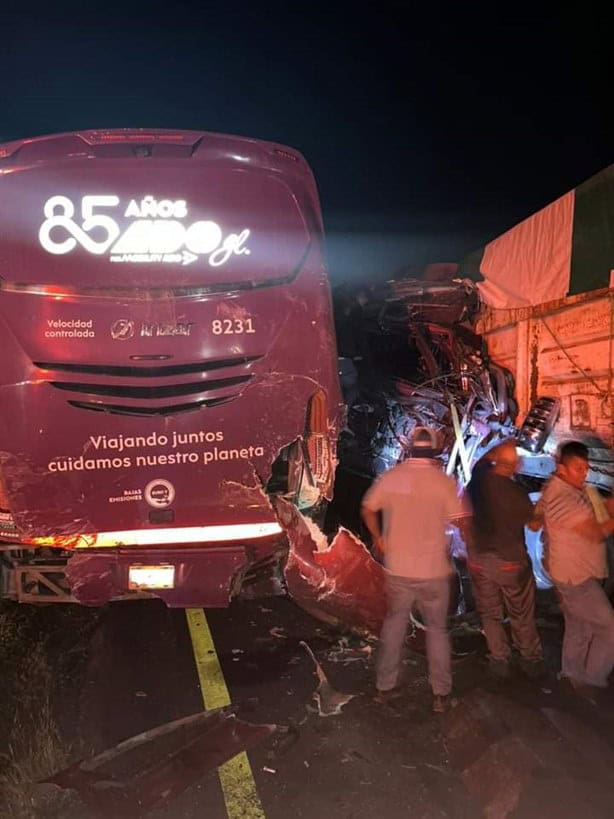 Se registra fuerte accidente múltiple en la carretera Córdoba-Veracruz; hay 6 lesionados