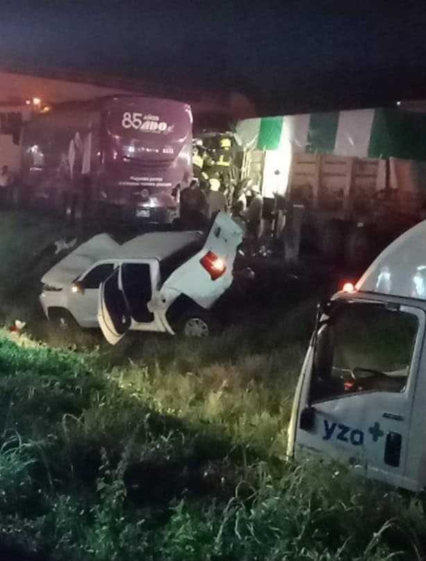 Se registra fuerte accidente múltiple en la carretera Córdoba-Veracruz; hay 6 lesionados