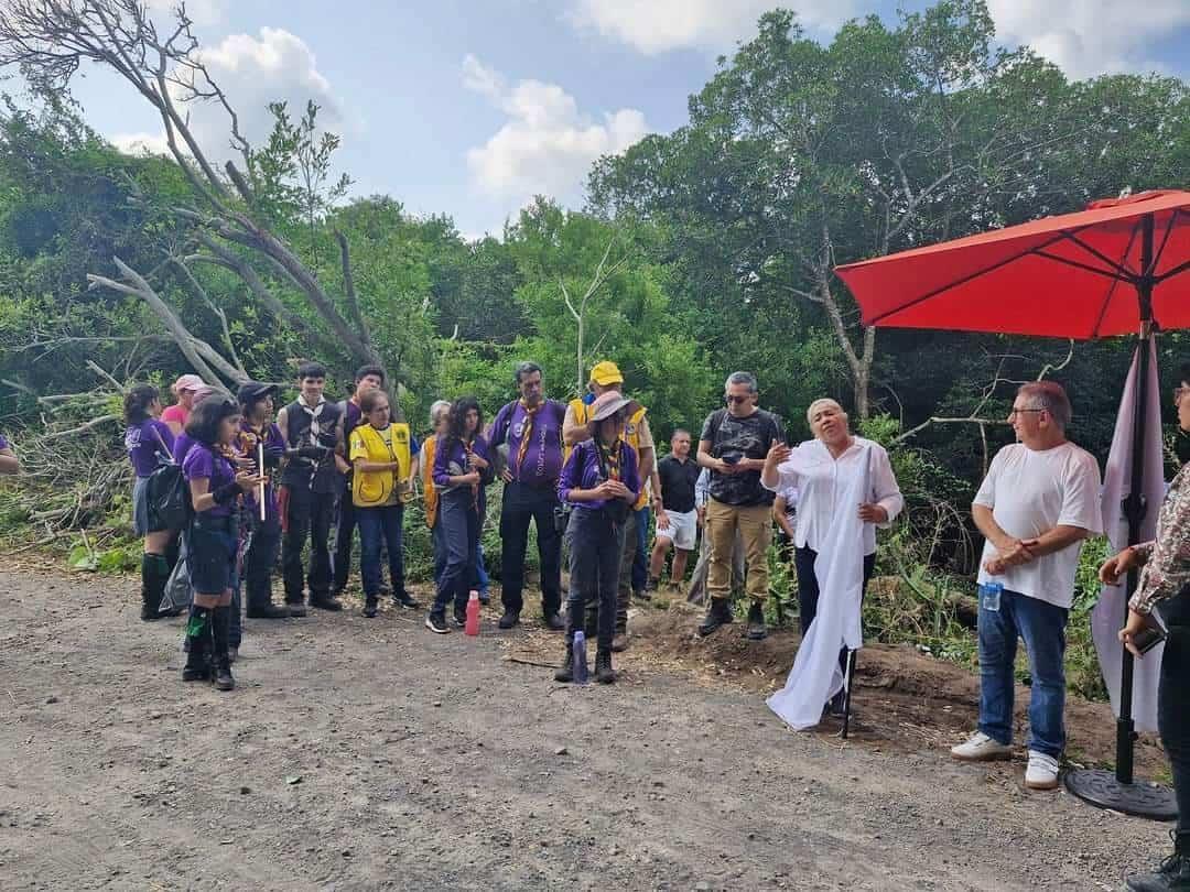 Grupos ambientalistas realizan limpieza en manglar Arroyo Moreno, en Boca del Río