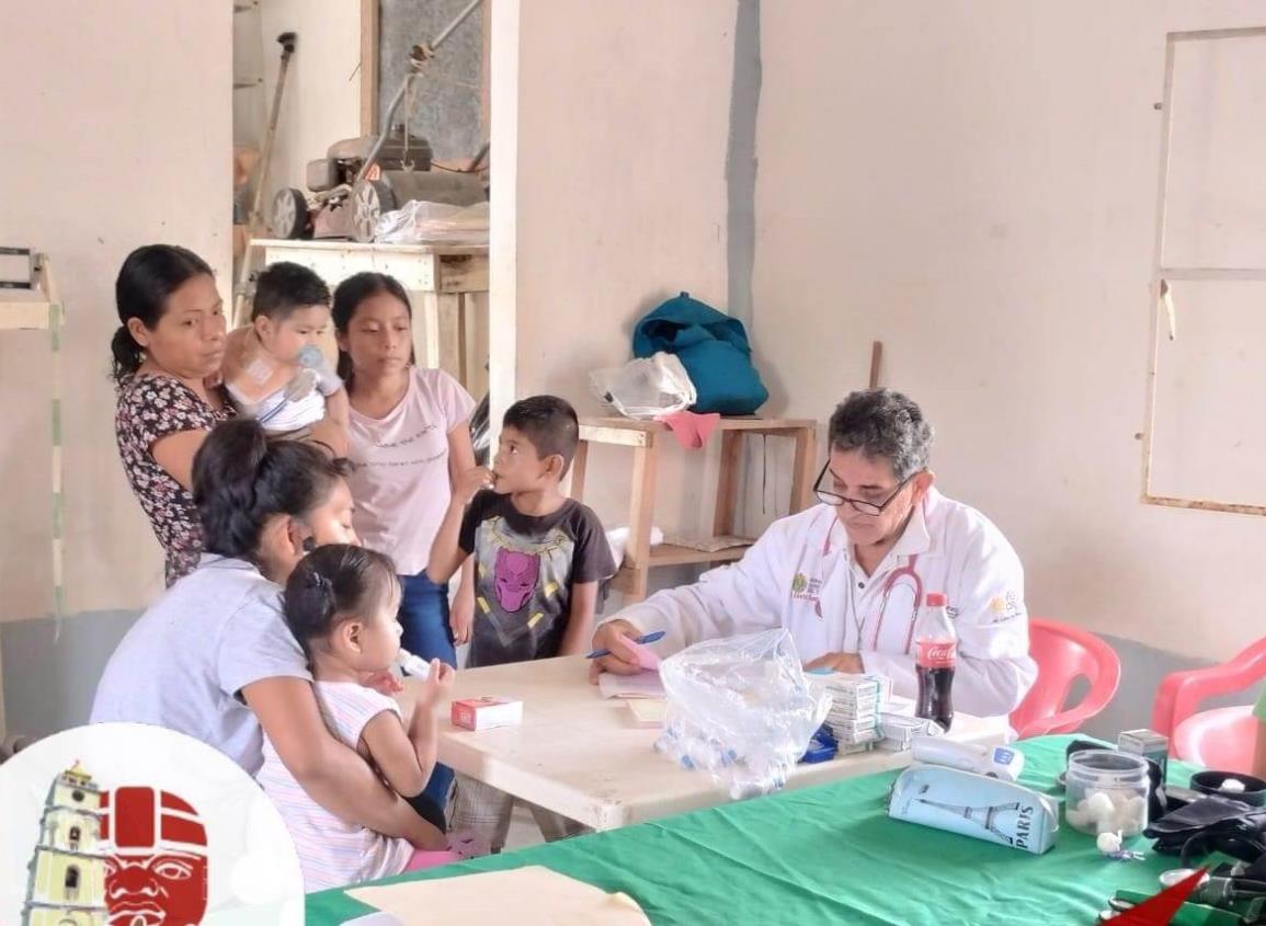 Tras inundaciones en Texistepec, cientos de personas con padecimientos de salud 