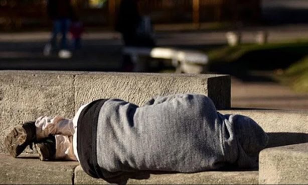 ¿Cuál es la multa o sanción en Veracruz por dormir habitualmente en la vía pública?