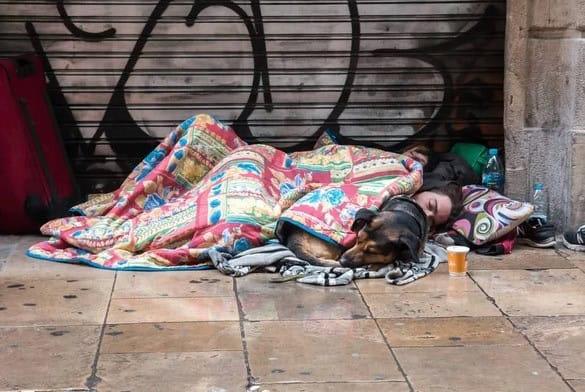 ¿Cuál es la multa o sanción en Veracruz por dormir habitualmente en la vía pública?