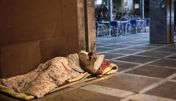 ¿Cuál es la multa o sanción en Veracruz por dormir habitualmente en la vía pública?