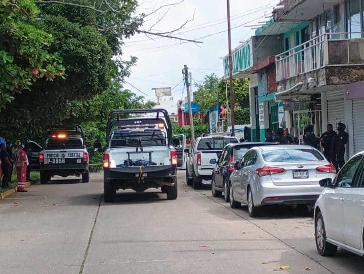 Hallazgo de presunto secuestrado sin vida en el Centro de Coatzacoalcos genera movilización policiaca | VIDEO