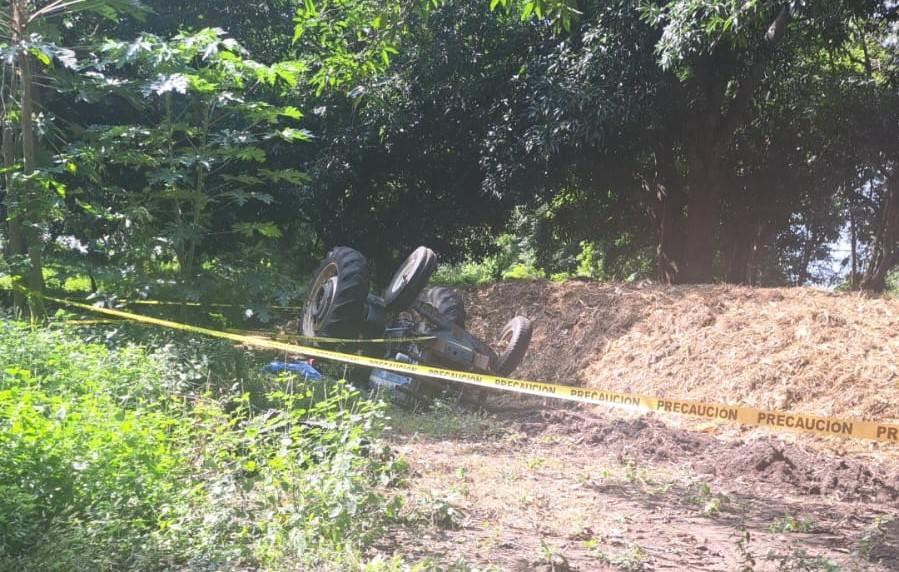 Tragedia en Manlio Fabio Altamirano: campesino es aplastado por tractor
