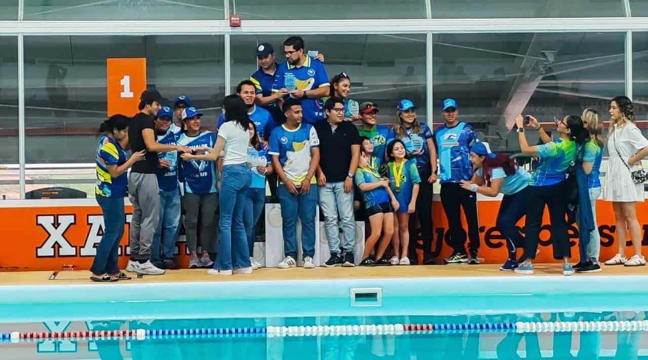 Gana Educación Acuática el Circuito Jarocho de Natación