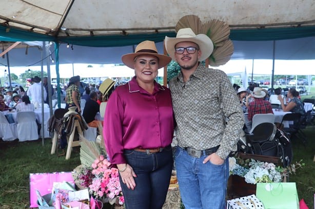 Lizzette Álvarez Vera fue festejada por cumplir un año más de vida