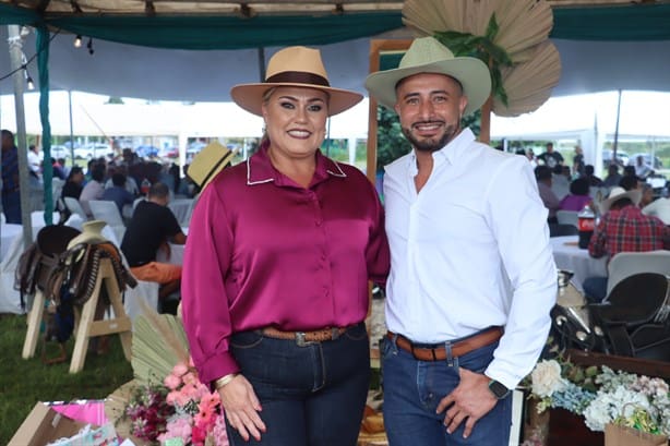 Lizzette Álvarez Vera fue festejada por cumplir un año más de vida