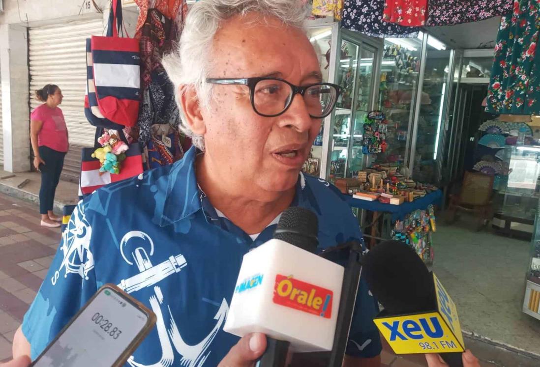 Ventas cayeron 90%, lamentan locatarios del mercado de artesanías en Veracruz