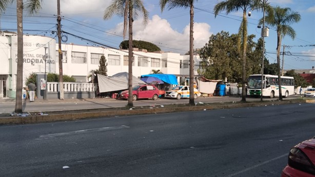 Logran destitución de director del Hospital de Córdoba, manifestantes retiran bloqueo