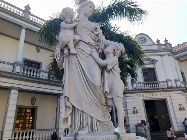 Vandalizan escultura del Registro Civil de Veracruz