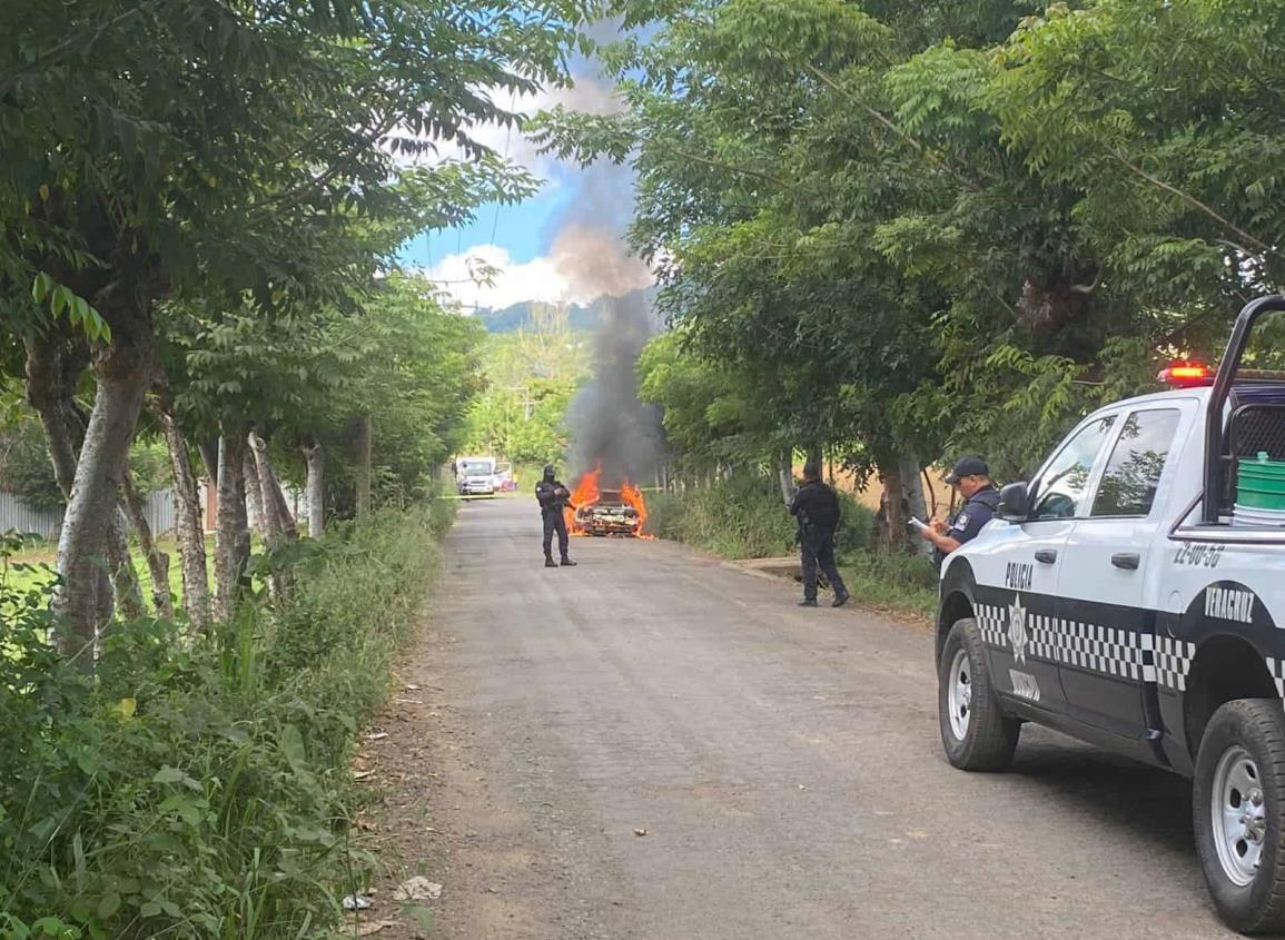 Movilización por incendio de taxi en San Andrés Tuxtla 