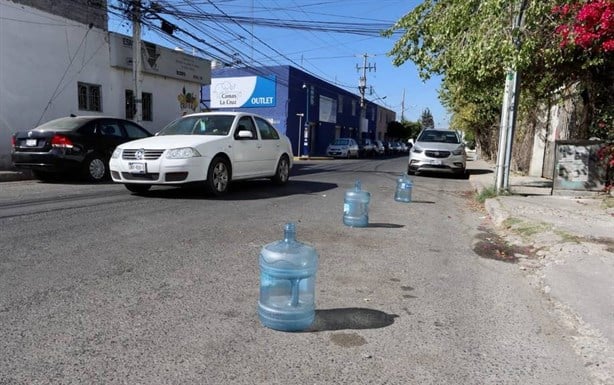 ¿De cuánto es la multa en Veracruz por apartar parte de la calle para estacionar autos?