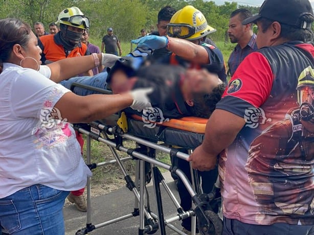 Muere directora de telesecundaria tras cruento choque en Sayula; hay más profesores heridos | VIDEO