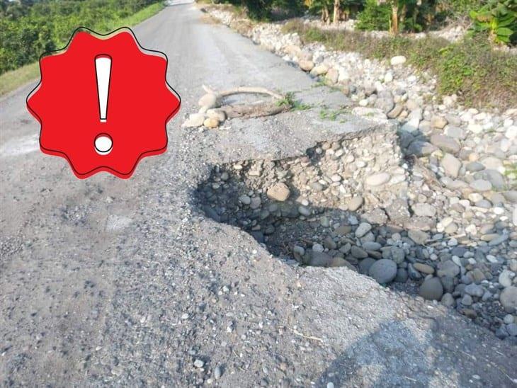 Carretera en Misantla está destruida y es un riesgo para la economía de los habitantes