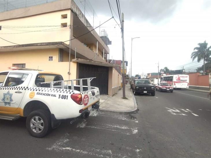 Motocicleta y camioneta chocan en la Avenida Cri Cri de Orizaba, esto pasó