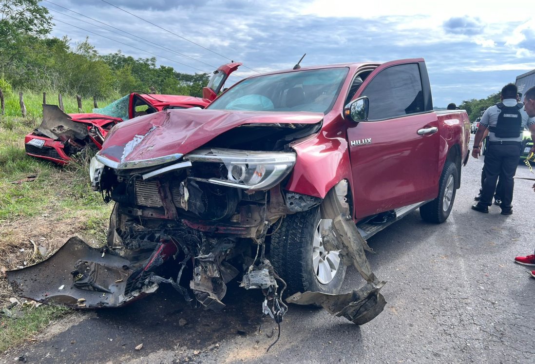 Directora de telesecundaria fallece en trágico accidente en carretera Transístmica de Veracruz