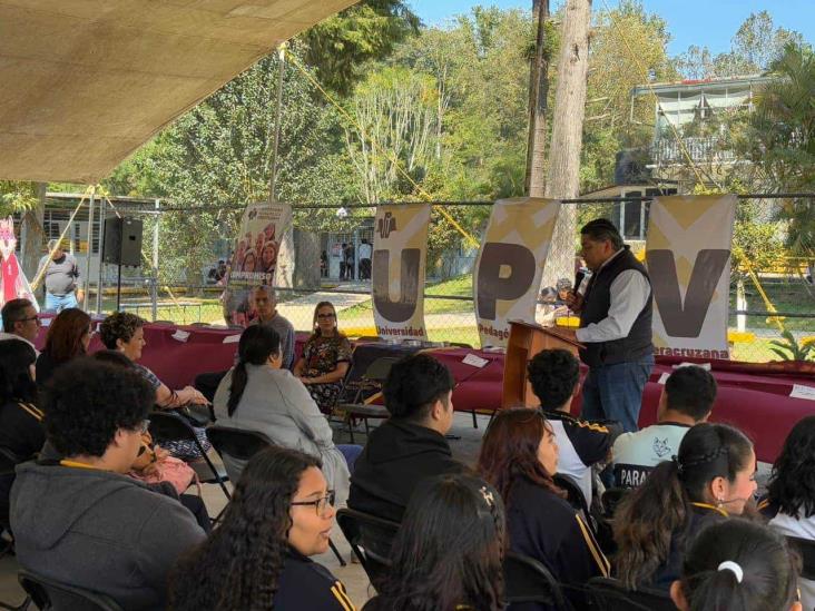 Buscan UPV y preparatoria de Xalapa que más jóvenes estudien una licenciatura