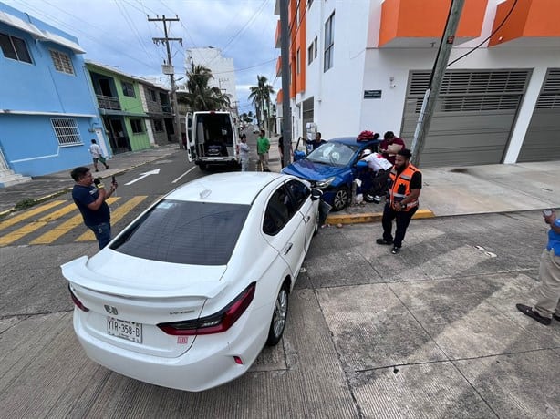 Fuerte accidente en la colonia Flores Magón en Veracruz