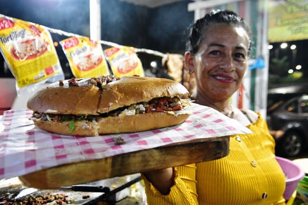 Sazón del Istmo: los tacos y megatortas Árbol de la Vid enamoran los paladares de Coatzacoalcos | VIDEO