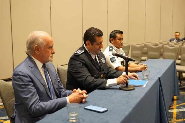 Presume alcalde de Orizaba certificación de EU a la policía Municipal