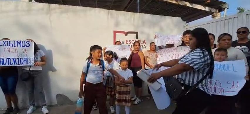 Escuela de Veracruz lleva 5 meses sin energía eléctrica