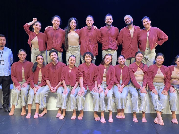 Alumnos de Danza Contemporánea ejecutan ´¿Por qué se repiten las cosas?´