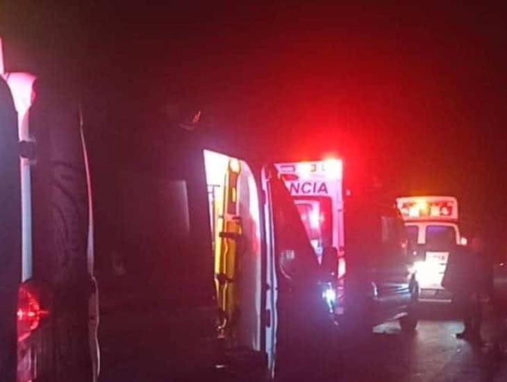 Tragedia en carretera Las Choapas-Ocozocoautla, volcadura de autobús deja 2 muertos y 10 heridos