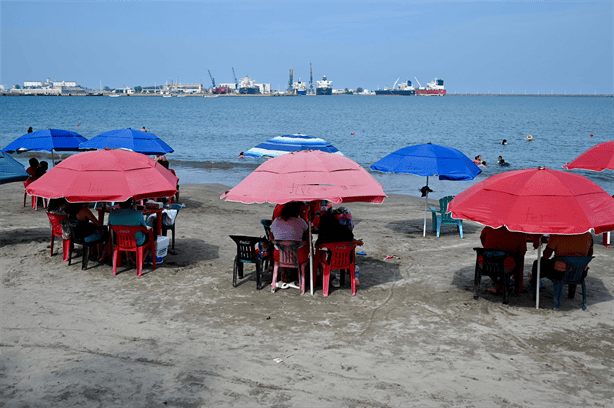 Turismo en playas de Veracruz decepciona; prestadores reportan solo 40% de actividad