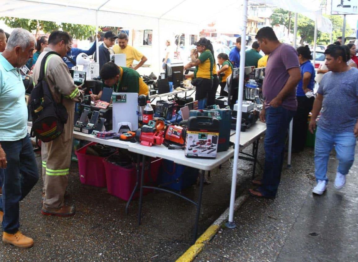 Crónicas del Poder: Coatzacoalcos vibrante: El Buen Fin inyecta vida y consumo a la ciudad