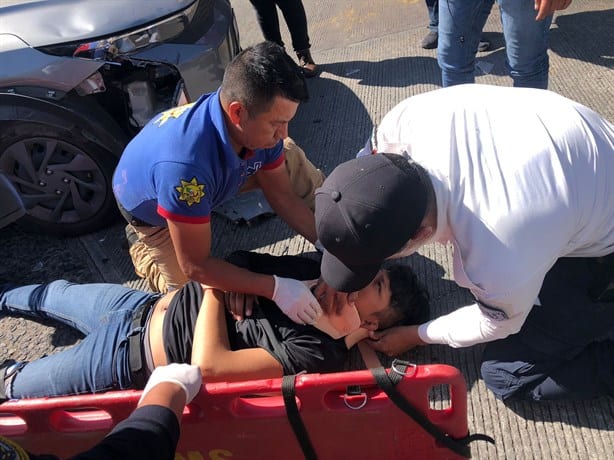 Motociclista herido tras choque en crucero conflictivo de Xalapa