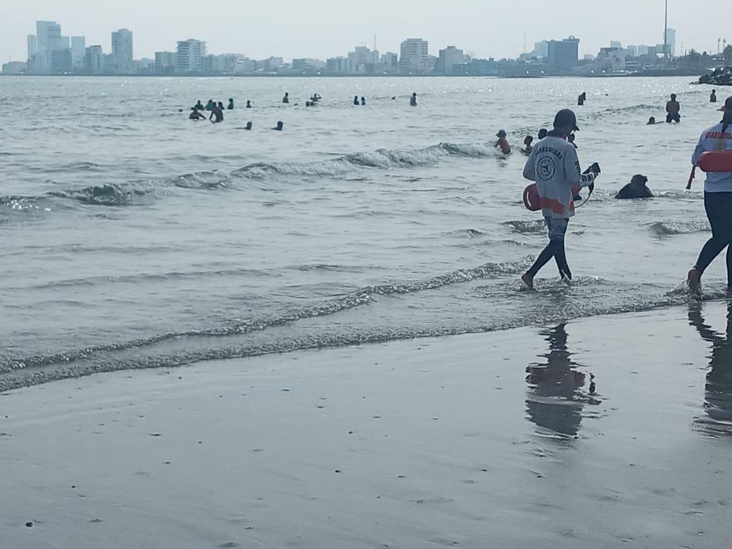 Marejadas en zona de playa de Veracruz no afectan  al turismo