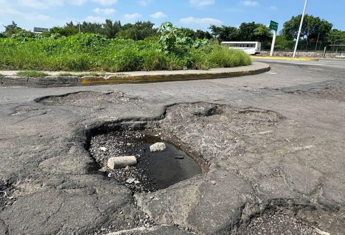 Se quejan por hoyancos en Icazo y Fidel Velázquez de la ciudad de Veracruz