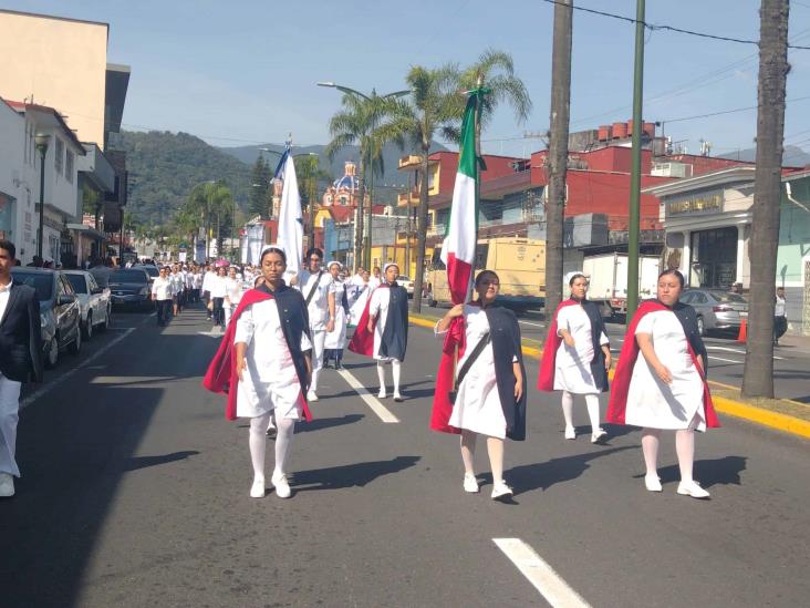 Marchan en Orizaba por los 100 años de la Facultad de Enfermería de UV