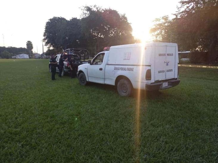 Encuentran cadáver en campo de Martínez de la Torre