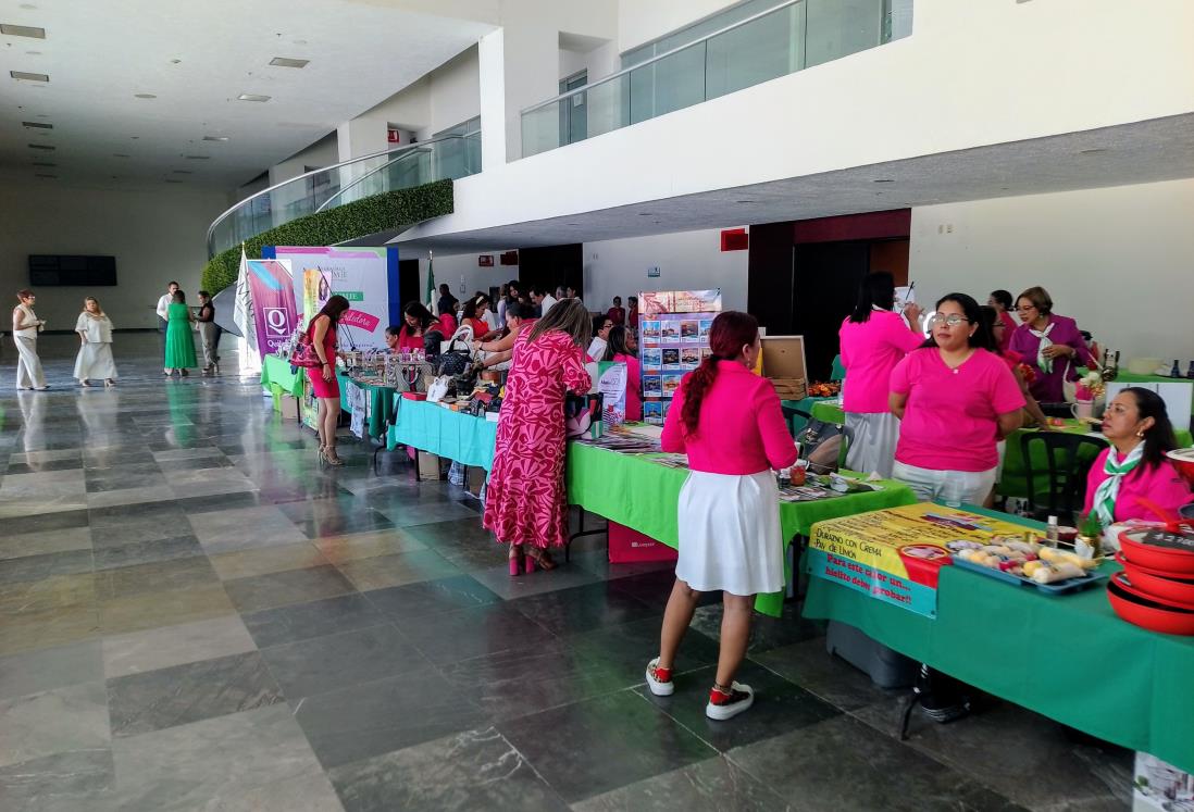 Realizan la Expo Mujer Emprendedora en el WTC de Boca del Río