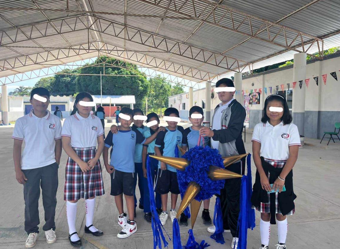 Donan piñatas a jardín de niños y primaria de Tlacuilolapan