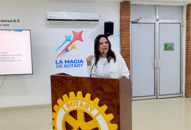 Retos y avances de paridad de género, destaca Mónica Robles en conferencia del Club Rotario Veracruz 