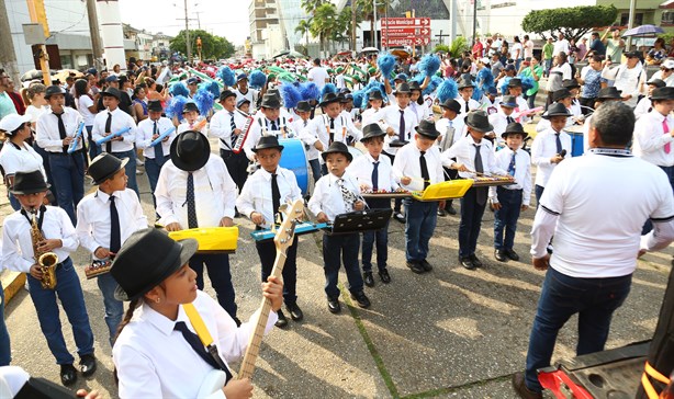 Así se vivió el desfile conmemorativo de la Revolución Mexicana en Coatzacoalcos | VIDEO